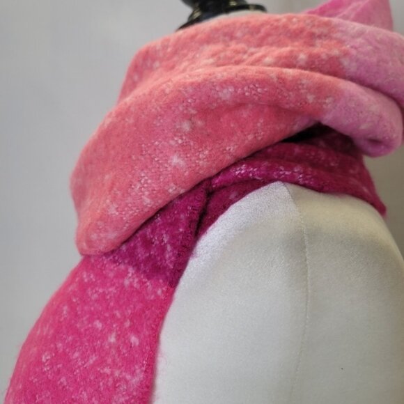 Victorias Secret chunky knit scarf - Picture 3 of 4